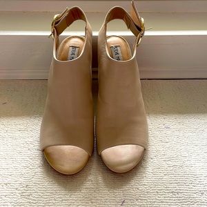 Beige Steve Madden Peeptoe heel